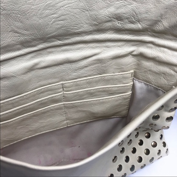 CREAM GOLD STUDDED CLUTCH - Picture 2 of 3